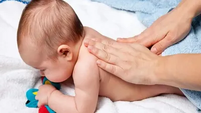 जानिए नवजात शिशु की मालिश और नहलाने का सही तरीका  baby massage and bath