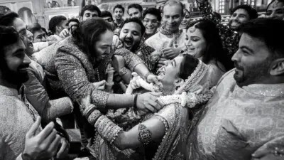 अनंत और राधिका की शादी के फोटोग्राफर ने कवर किया कैंडिड मोमेंट्स  anant and radhika wedding moments