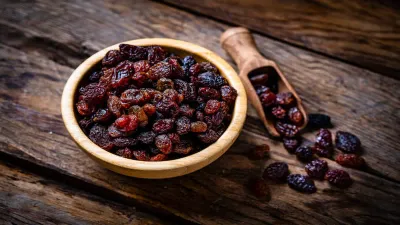 खाली पेट काली किशमिश खाने के फायदे  black raisins benefits