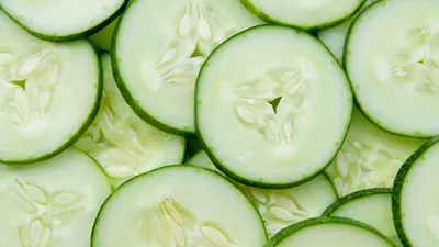 खीरे के ऊपरी हिस्से को रगड़ने से ज़हर निकलता है जानें क्या है सच्चाई  cucumber facts  