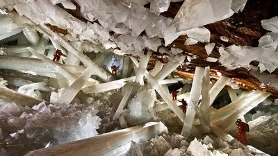 5 लाख साल से भी ज्यादा पुराने हैं क्रिस्टल से बने ये खंबे  giant crystal cave