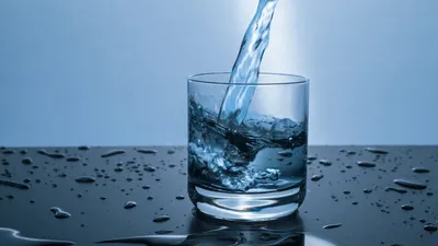 सर्दियों में पीते हैं कम पानी  हो जाएं सावधान   water intake