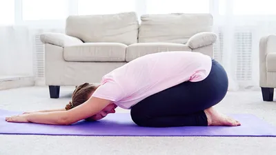 गर्भाशय को हेल्दी रखने के 5 योगासन  yoga for uterus
