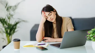 खुद को थका हुआ महसूस करते हैं तो यह हैं उसके प्रमुख 6 कारण  reasons to feel tired