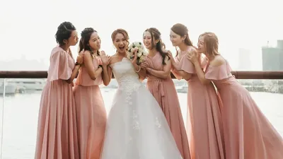 ब्राइड्समेड करें ये पांच ड्रेस कैरी  लगेंगी बेहद खास  outfit ideas for bridesmaids