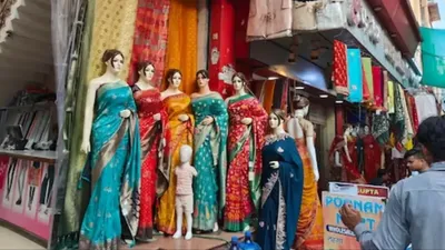 कम दाम में खरीदनी है डिजाइनर साड़ी  तो दिल्ली के इन मार्केट से करें शॉपिंग  delhi saree market