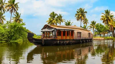केरला के खूबसूरत नजारों का लेना चाहते हैं आनंद  तो दिसंबर में प्‍लान करें यहां की ट्रिप  tourist places in kerala
