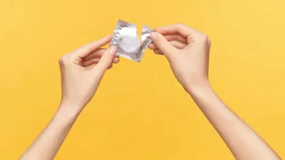 बच्चे के जन्म के बाद इंटरकोर्स के दौरान कंडोम के इस्तेमाल के फायदे  condom benefits