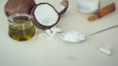 हेयर ग्रोथ के लिए आंवला पाउडर और नारियल तेल के 5 मैजिकल फायदे  magical hair oil