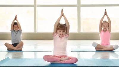 yoga for kids  5 आसन और दिलचस्प योगासन जिन्हें बच्चे खेलते कूदते करेंगे