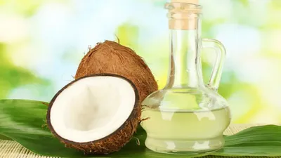 नारियल तेल से चेहरे की दिन में दो बार करें मसाज  इन 5 समस्याओं से मिलेगा छुटकारा  coconut for skin care