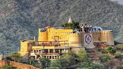 दुनिया का एकमात्र मंदिर  जहां विराजे हैं बिना सूंड के भगवान गणेश  garh ganesha temple