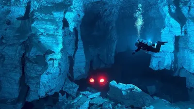 ये हैं दुनिया की खतरनाक गुफाएं  जहां जाने से सबको लगता है डर  dangerous caves
