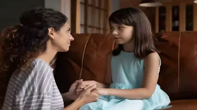 अपनी बेटी से भूलकर भी ना कहें ये छह बातें  daughter parenting tips