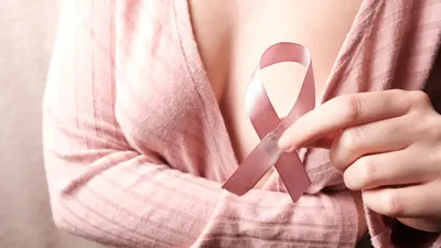 युवा महिलाओं में होता है स्तन कैंसर का सबसे ज्यादा खतरा  breast cancer awareness