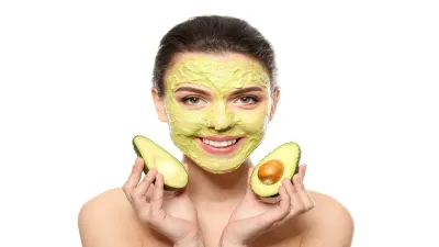 एवोकाडो में छिपा है खूबसूरती का खजाना  चेहरे पर ऐसे करें इस्तेमाल  avocado beauty benefits