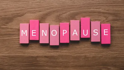 इन 4 गलतफहमियों से बढ़ता है मेनोपॉज़ में तनाव  menopause stress