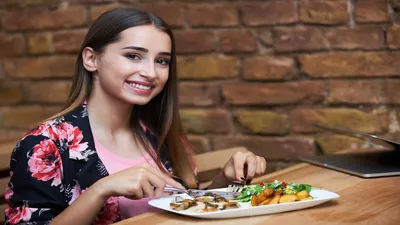 रेस्टोरेंट में खाना ऑर्डर करते समय ध्यान रखें इन बातों का  restaurant food order tips