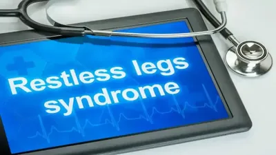 रेस्टलेस लेग्स सिंड्रोम से गायब हो सकती है रोगी की रातों की नींद  जानिए क्या है यह समस्या  restless legs syndrome
