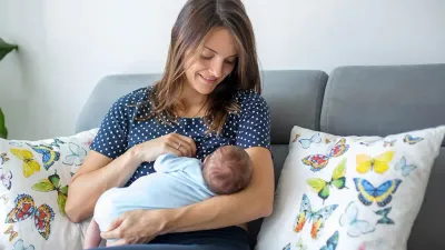ब्रेस्टफीडिंग के दौरान ब्रेस्ट और बच्चे को कैसे रखें हाइजीन  breastfeeding hygiene