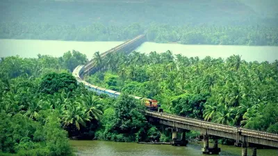 मानसून में इन ट्रेन की करें सवारी  आपकी यात्रा बन जाएगी खास  monsoon trip with indian railway