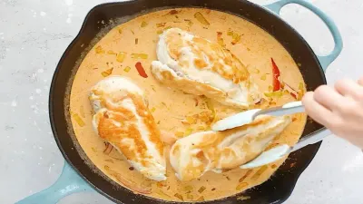 इन वीडियो को देखकर बनाएं थाई चिकन करी  thai chicken curry recipe