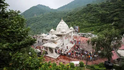 आस्था के साथ साथ पर्यटन स्थल के रूप में भी प्रसिद्ध है वैष्णो देवी  जरुर देखनी चाहिए ये जगहें  vaishno devi darshan