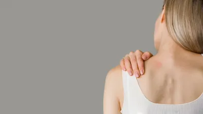 कंधे में दर्द को दूर करने के लिए करें ये 6 योगासन  yoga for shoulder pain