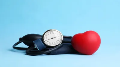 जाने कैसे डिहाईड्रेशन आपके ब्लड प्रेशर को प्रभावित कर सकता है  blood pressure and dehydration