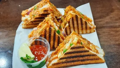 वेट लॉस डाइट को मजेदार बनाने के लिए मूंग दाल सैंडविच को करें शामिल  weight loss recipe