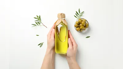 पेनिस पर जैतून का तेल लगाने के नुकसान और फायदे  olive oil for men