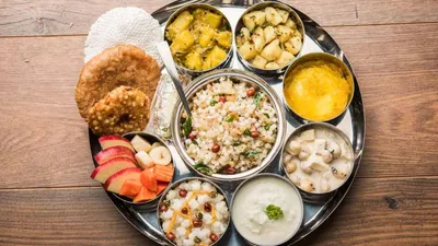 नवरात्रि व्रत में खाएं ये चीजें दिन भर बनी रहेगी चुस्ती फुर्ती  navratri foods