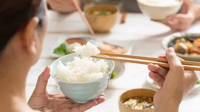 क्या आप भी करते हैं ज्यादा चावल का सेवन  सेहत को हो सकते हैं ये गंभीर नुकसान  rice side effects
