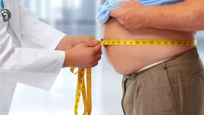 रात को सोने से पहले आपका गलत खानपान बना सकता है मोटापे का शिकार  reason of obesity