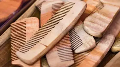 नीम की कंघी इस्तेमाल करने से दूर होती हैं बालों की कई समस्याएं  neem comb benefits