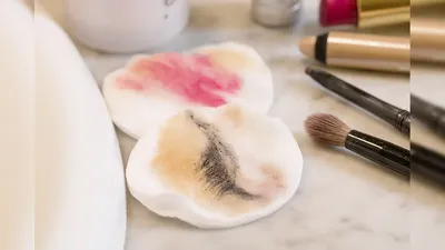 केमिकल फ्री मेकअप रिमूवर का काम करती हैं ये 4 चीज़ें  natural makeup remover