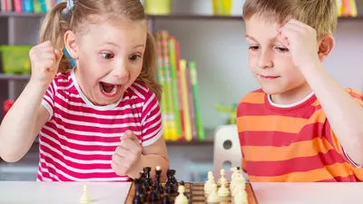 दिमाग की बत्ती जला देता है चेस  बच्चों को बचपन से ही डालें इसे खेलने की आदत  international chess day 2024