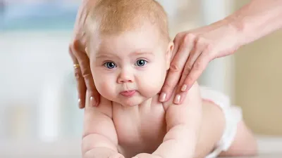 बच्चों को गर्मियों में किस तेल से मालिश करना है सही ताकि मिले ढेरों फायदे  oil for baby massage