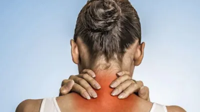 गर्दन के दर्द से हैं परेशान  तो हो जाएं सावधान  ऐसे पहचाने इसके घातक लक्षण  neck pain symptoms