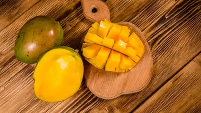 क्‍यों आम है स्किन के लिए बेस्‍ट फल  जानें इसके फायदे  mango benefits for skin