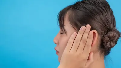 किन कारणों से कान में होती है फुंसी  जानिए इसके कारण और ठीक करने के उपाय  ear boil reason and remedy